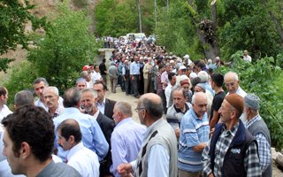 Boğularak ölen iki çocuk toprağa verildi