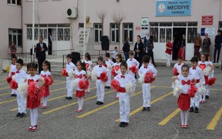 Mecidiye İlkokulunda 23 Nisan Coşkusu