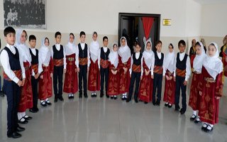 Tatbikat İlkokulunda-23 Nisan coşkusu sürüyor