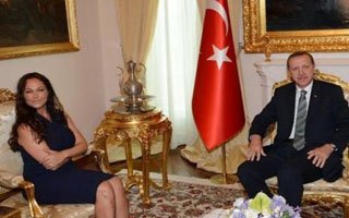  Hülya Avşar Başbakan'la görüştü