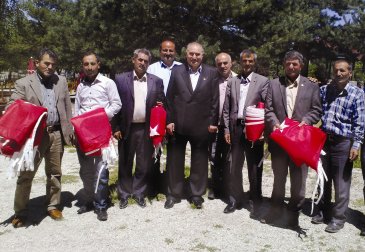 Yılmaz'dan herkese Türk bayrağı