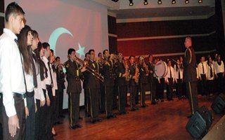 Atatürk Üniversitede de törenle anıldı