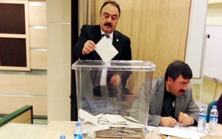 Hikmet Karaca yeniden başkan seçildi