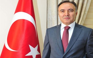 Vali Altıparmak'tan basın bayramı mesajı