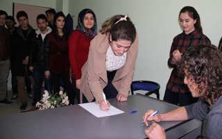 Öğrencilerin yurt çilesi sürüyor