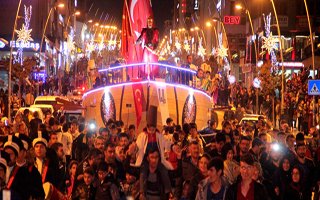 Erzurum'da Gemiyi Karadan Yürüttüler