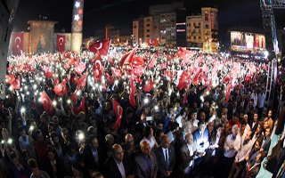 Dadaşlar artık meydanlara sığmıyor