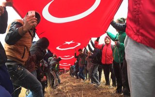 150 metrelik Türk Bayrağı ile zirve tırmanışı