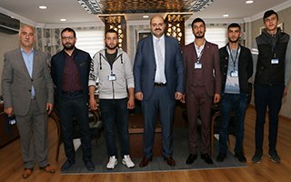 Aziziye’de resmi ramazan davulcuları iş başında 