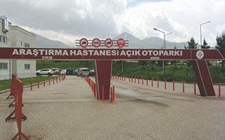 Üniversite hastanesinde otopark sorunu çözüldü