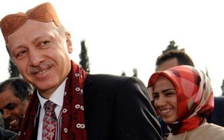 Başbakan Erdoğan'a Pakistan takkesi