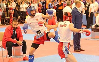 Büyükşehir’in sporcuları kick boks’ta tarih yazdı 