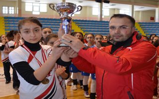 Küçükler voleybolda İMKB ikinci oldu