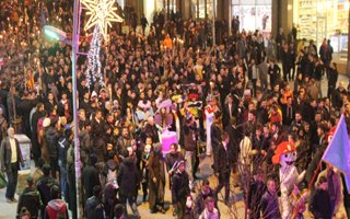 Erzurum'da kış festivali kortej yürüyüşü