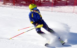 Erzurum'da nefes kesen kayak yarışları