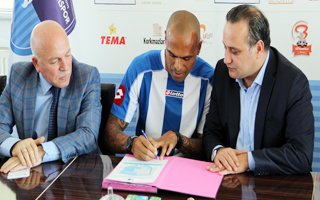 Nobre BB Erzurumspor'a İmzayı Attı