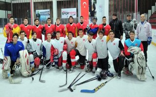 'Buz hokeyinin gelişimi için EYOF bir şans'