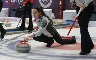 Curling Lig müsabakaları Erzurum’da başladı