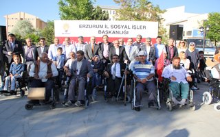 Engellileri AK Parti İl teşkilatı sevindirdi