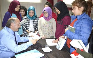 Erzurumlu gençler yazarlarla buluşuyor