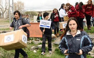 Nene Hatun köyüne yardıma koştular