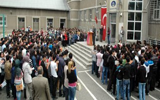 Erzurum Lisesi 40 bininci mezunlarını verdi