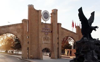 Atatürk Üniversitesi ilk üçe girdi