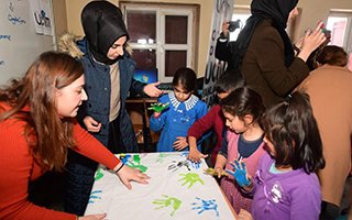 Çocuklara “iyi dokunuş kötü dokunuş” eğitimi