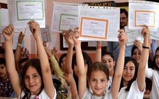 Erzurum'da 173 bin öğrenci karne aldı
