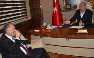 AK Partili Yılmaz'dan CHP'li Başkana ziyaret