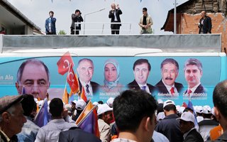 Efkan Ala'dan 1 Günde 3 Miting