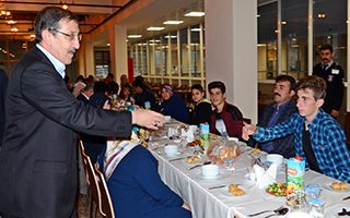 Bulutlar, şehit ailelerine iftar yemeği verdi... 