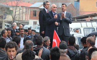 CHP'li Adaylar Şenkaya'ya çıkarma yaptı