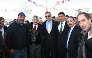 MHP'li Cezmi Polat seçim meydanlarında