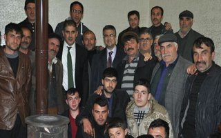 MHP'li Adaylar köylere çıkarma yaptı