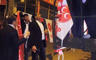 MHP'li Kaya gündüz oy gece bayrak nöbetinde