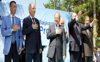 AK Parti'de bayramlaşma programı vardı