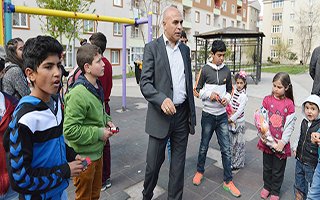 Başkan Korkut, çocukların ilgi odağında...