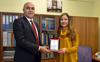 Korkut’tan GEBİP'li akademisyene teşekkür 