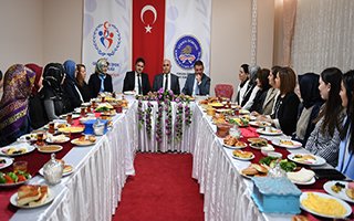 Ali Korkut Kredi Yurtlarda sunum yaptı