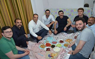 Gençler çağırdı, MHP'li Yurdigül koşa koşa gitti...