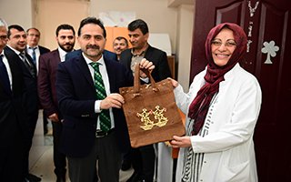Kızlarına çeyiz hazırlayacak anneler sertifika aldı 