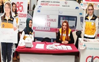 112 Ekipleri 'Yaşama Yol Ver' Standı Açtı