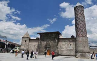 Erzurum Yakutiye Medresi canlandırılıyor!