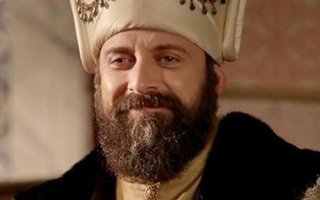 Halit Ergenç'in sakalı için kuyruğa girdiler