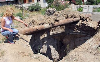 Oltu'daki Selçuklu hamamının kubbesi çöktü