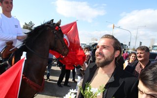 Diriliş Ertuğrul Ekibi Erzurum'da Coşkuyla Karşılandı