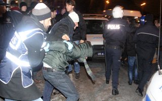 Atatürk Üniversitesi karıştı: 3 yaralı 30 gözaltı