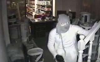 Hırsızlar çalıyor kameralar yakalıyor!