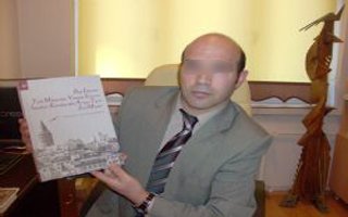 Doçent öğrencisine istismardan tutuklandı